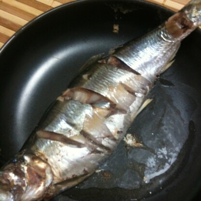 色んな魚の調理にハマっています。ニシン、初めて焼きました。美味しい〜♡ ご馳走さまです(^○^)